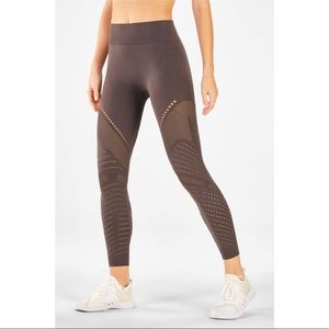 Mid-Rise Sculptknit 7/8 Fabletics Legging